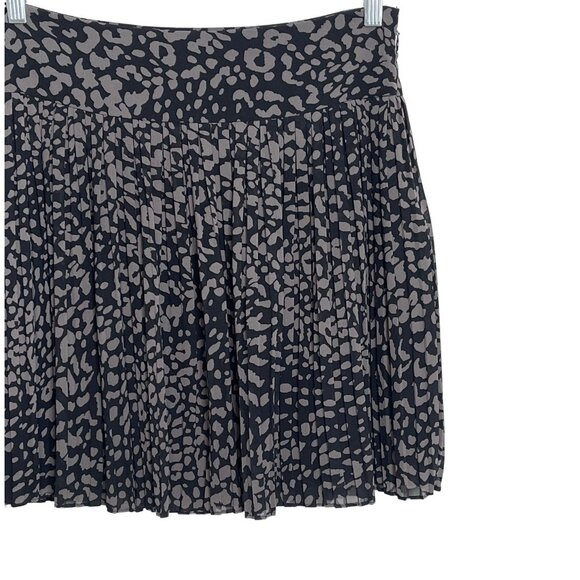 LOFT Pleated Mini Skirt Black Gray Animal Print Flare Career Size 6 - Picture 4 of 9